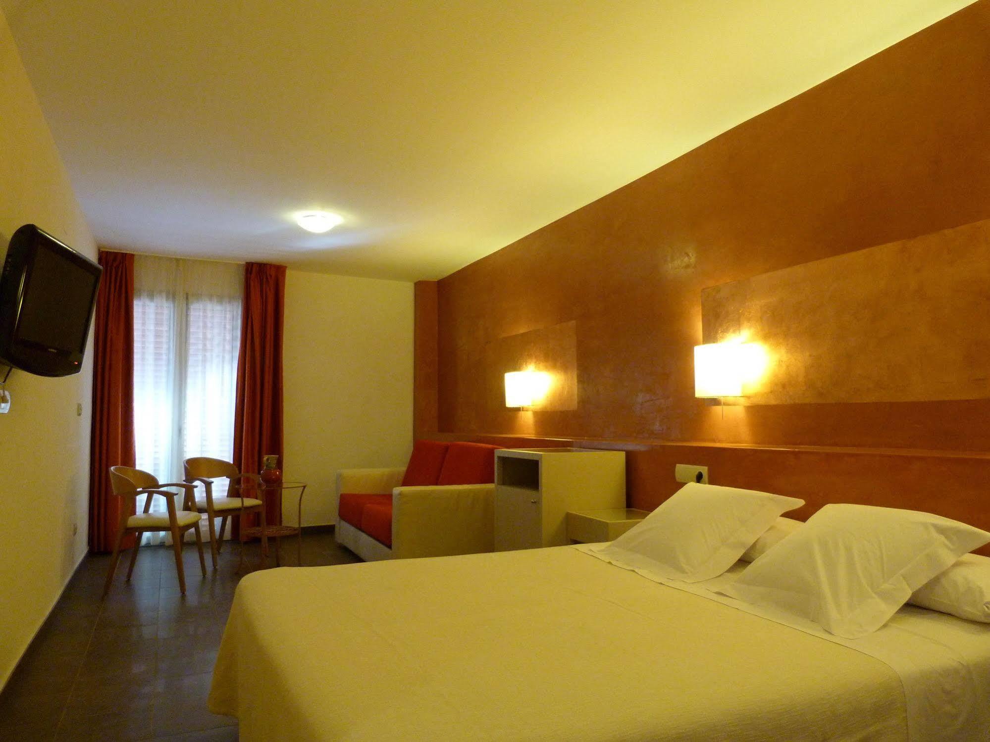 Hotel Carmen Росас Экстерьер фото