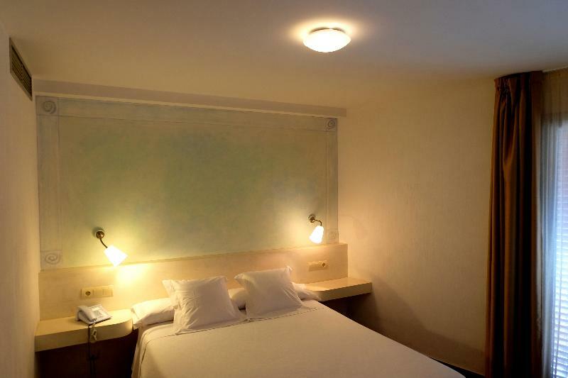 Hotel Carmen Росас Экстерьер фото